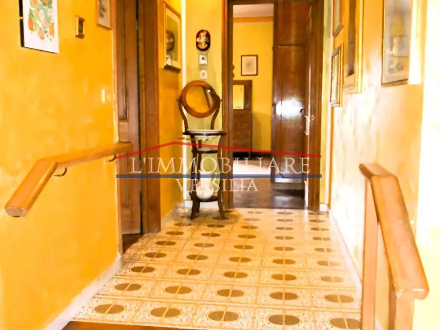 Immagine 53 di Villa in vendita  a Carrara