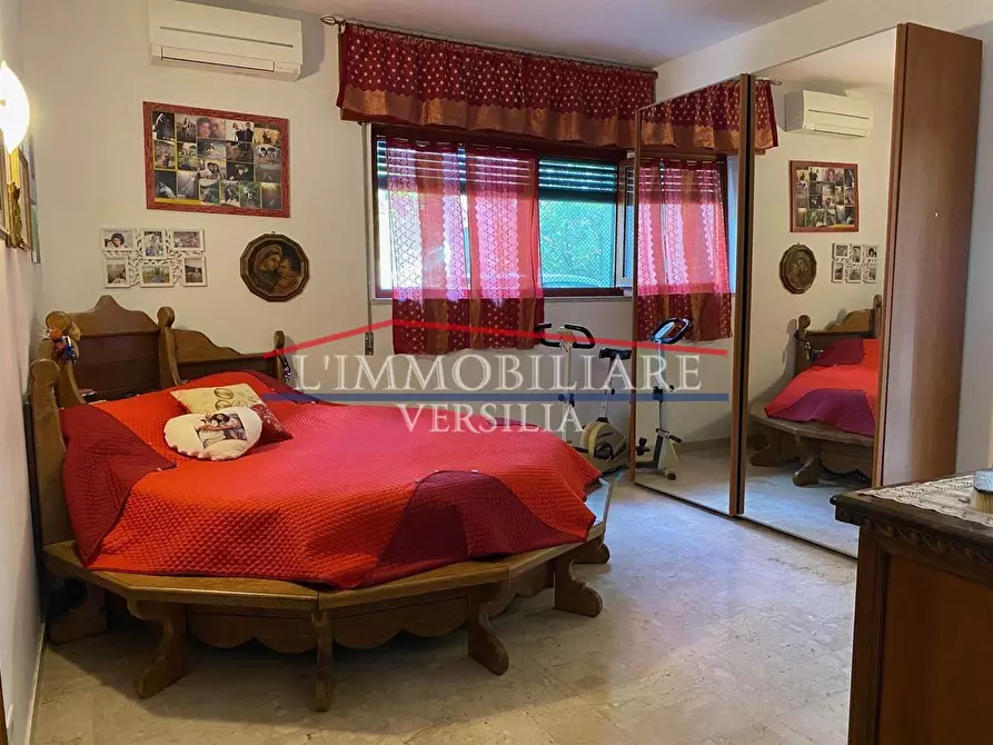 Immagine 31 di Villa in vendita  a Carrara