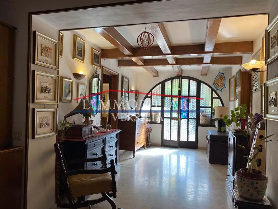 Immagine 6 di Villa in vendita  a Carrara