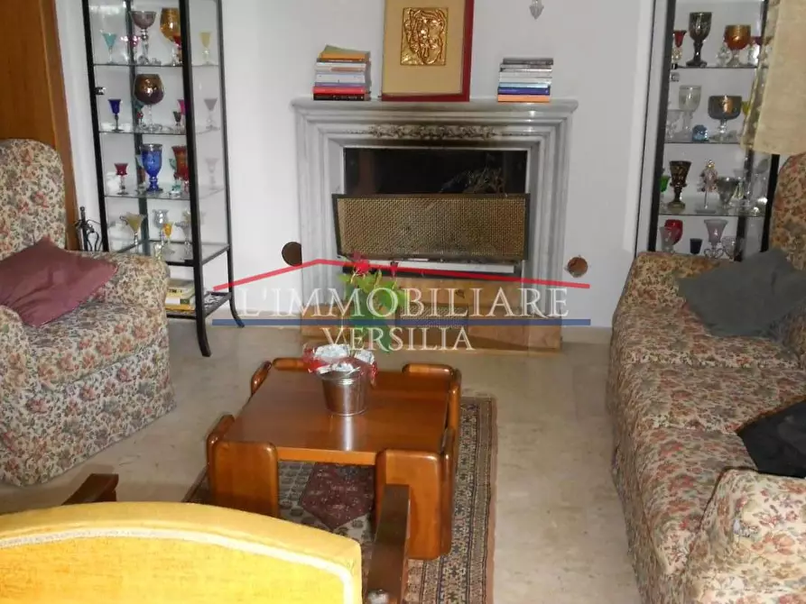 Immagine 55 di Villa in vendita  a Carrara