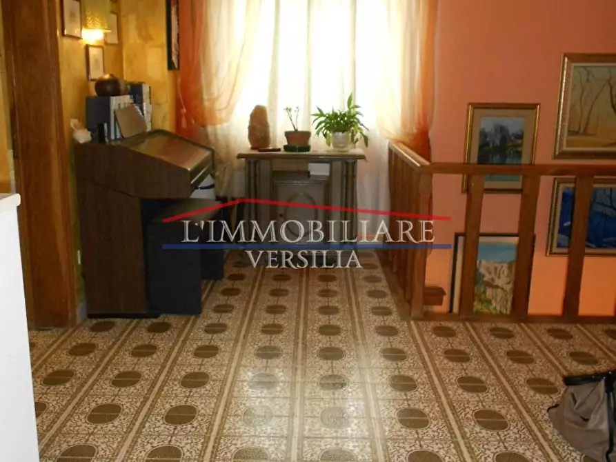 Immagine 48 di Villa in vendita  a Carrara