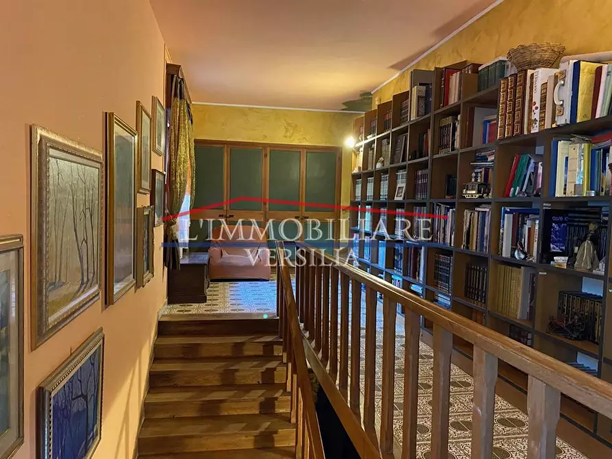 Immagine 19 di Villa in vendita  a Carrara