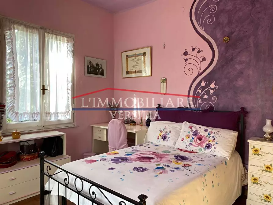 Immagine 22 di Villa in vendita  a Carrara