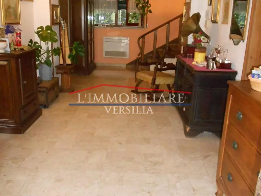 Immagine 45 di Villa in vendita  a Carrara