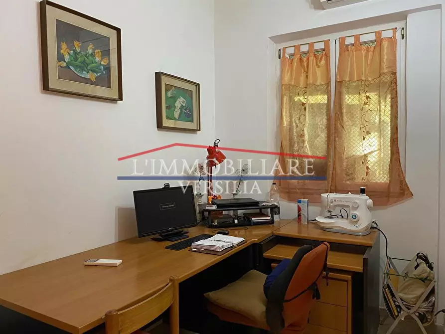 Immagine 16 di Villa in vendita  a Carrara