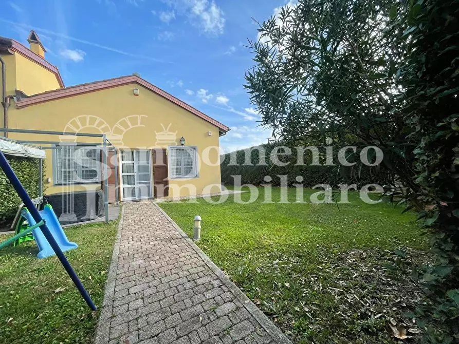 Immagine 47 di Villetta a schiera in vendita  a San Giuliano Terme