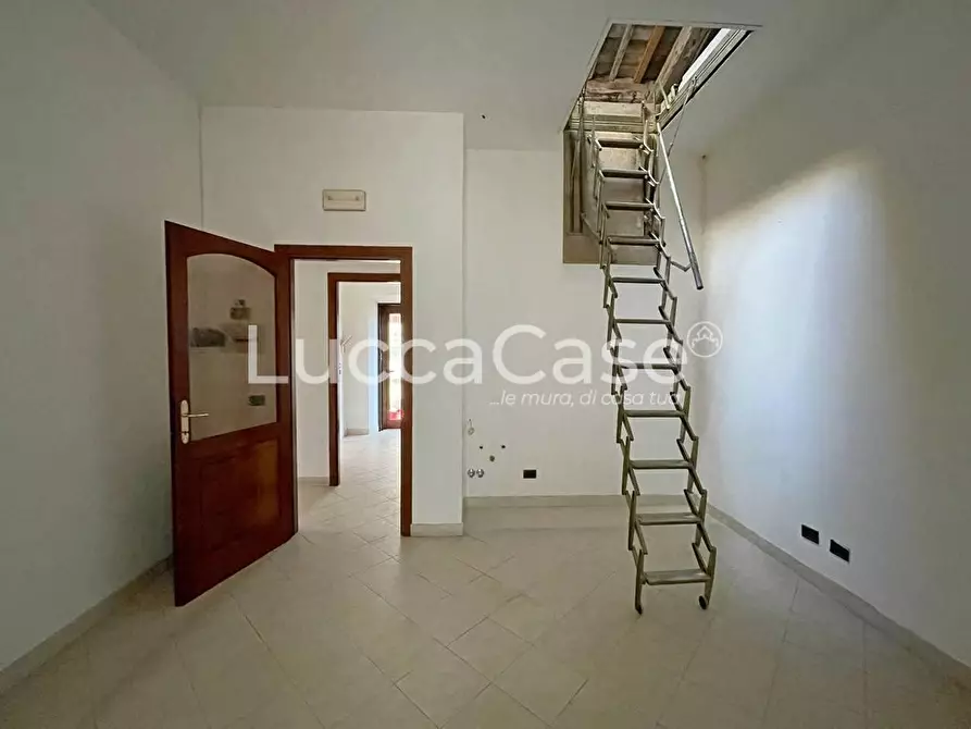 Immagine 23 di Appartamento in vendita  a Seravezza