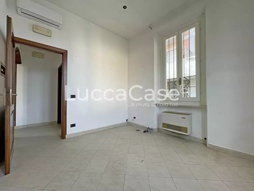 Immagine 27 di Appartamento in vendita  a Seravezza