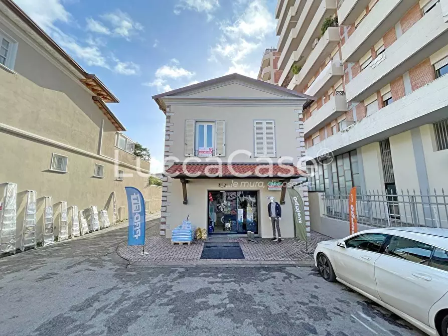 Immagine 41 di Appartamento in vendita  a Seravezza