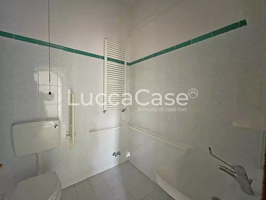 Immagine 42 di Appartamento in vendita  a Seravezza