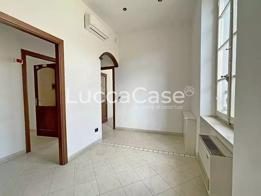 Immagine 11 di Appartamento in vendita  a Seravezza