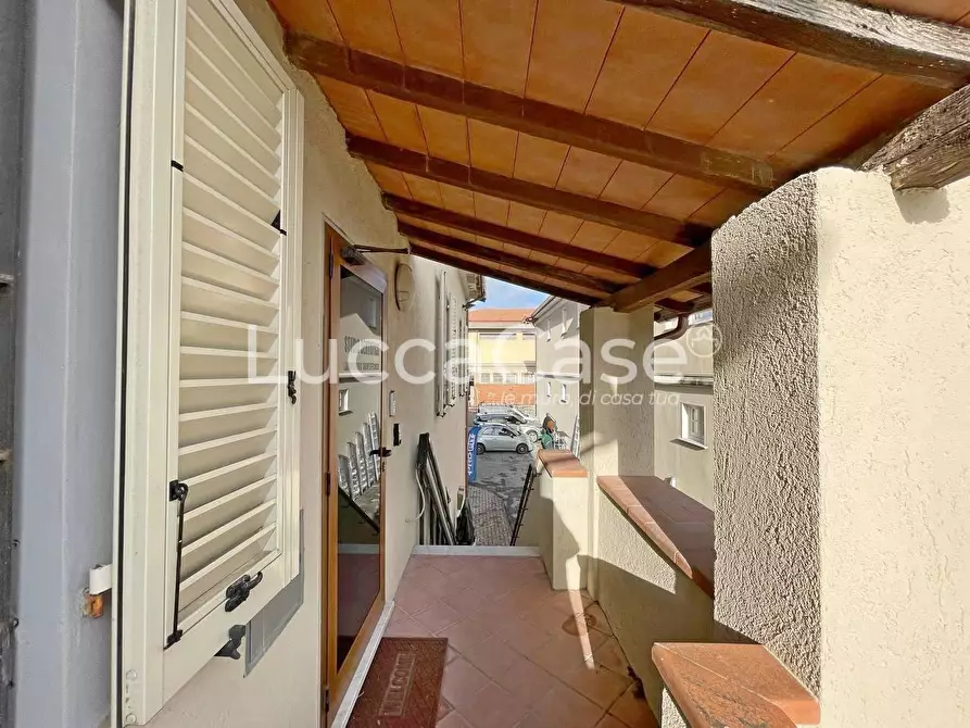 Immagine 12 di Appartamento in vendita  a Seravezza