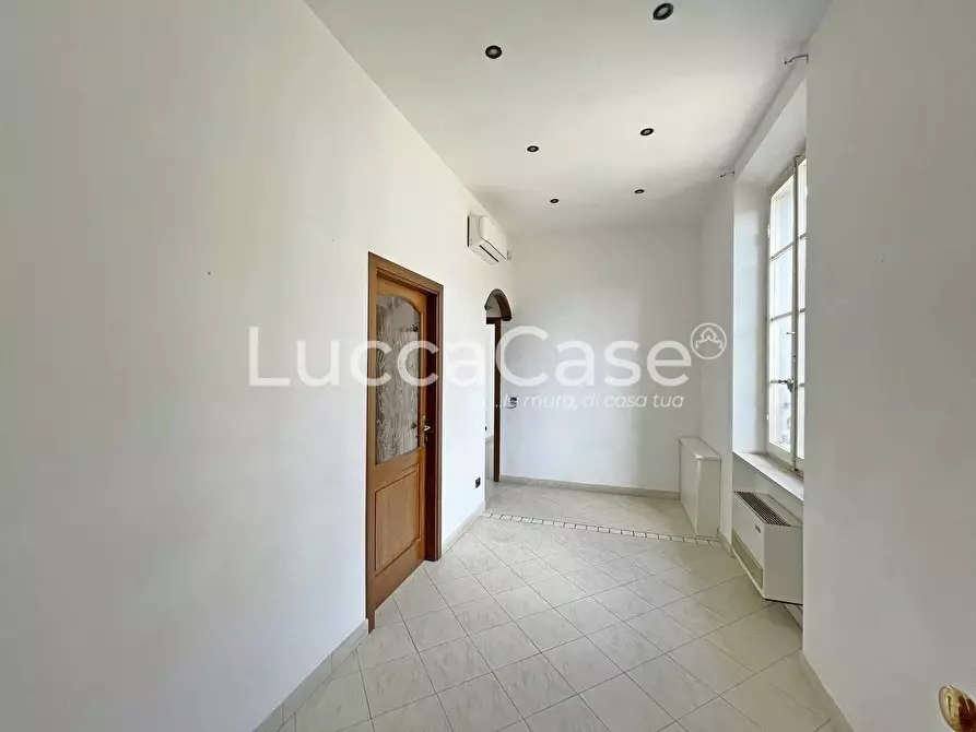 Immagine 19 di Appartamento in vendita  a Seravezza