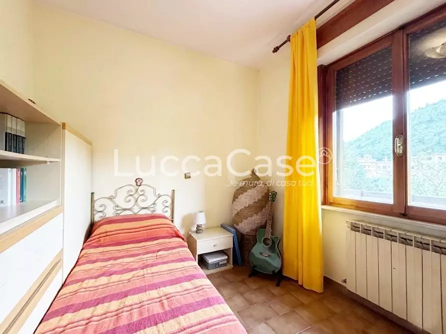 Immagine 13 di Appartamento in vendita  a Lucca