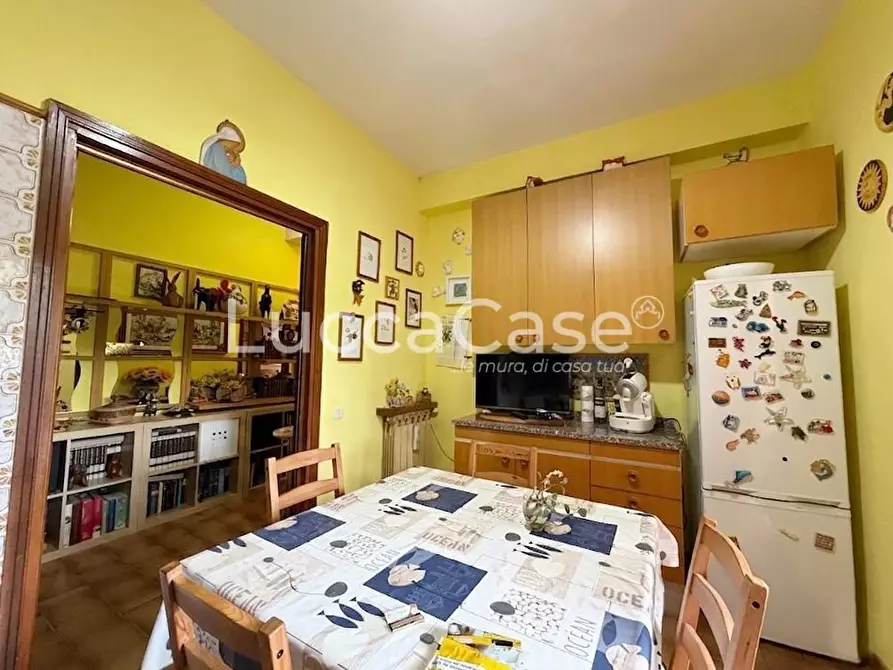 Immagine 8 di Appartamento in vendita  a Lucca