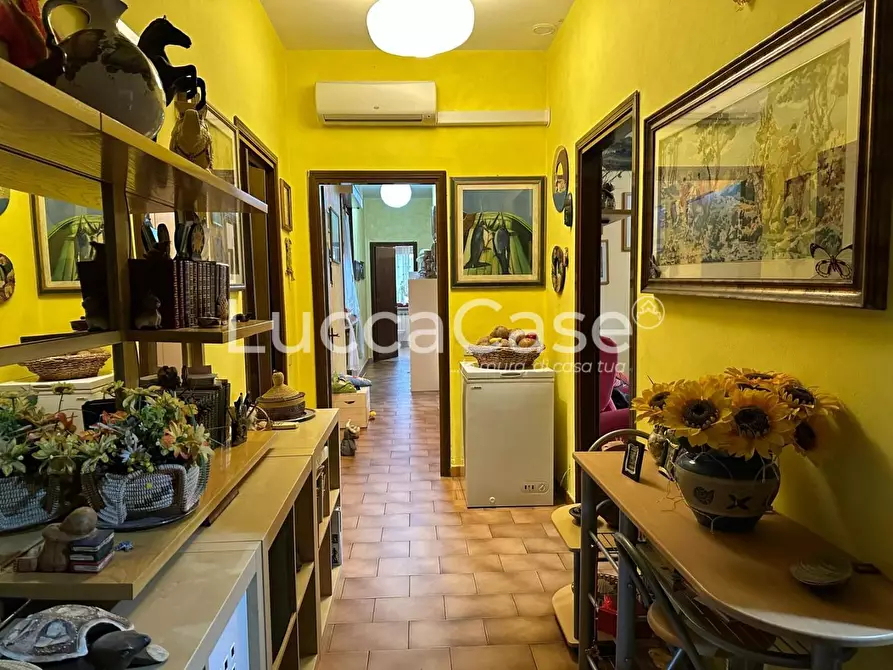 Immagine 3 di Appartamento in vendita  a Lucca