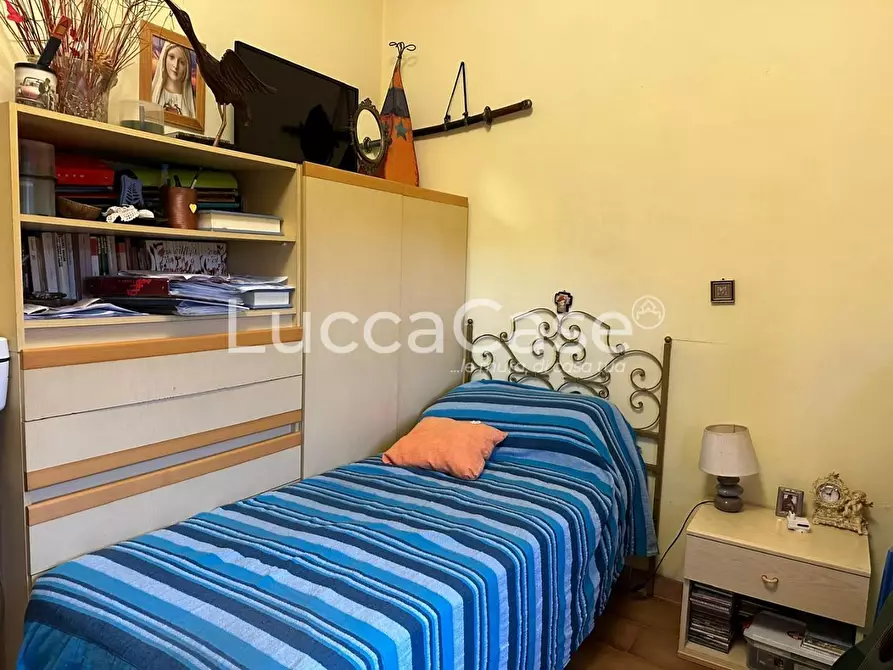 Immagine 8 di Appartamento in vendita  a Lucca