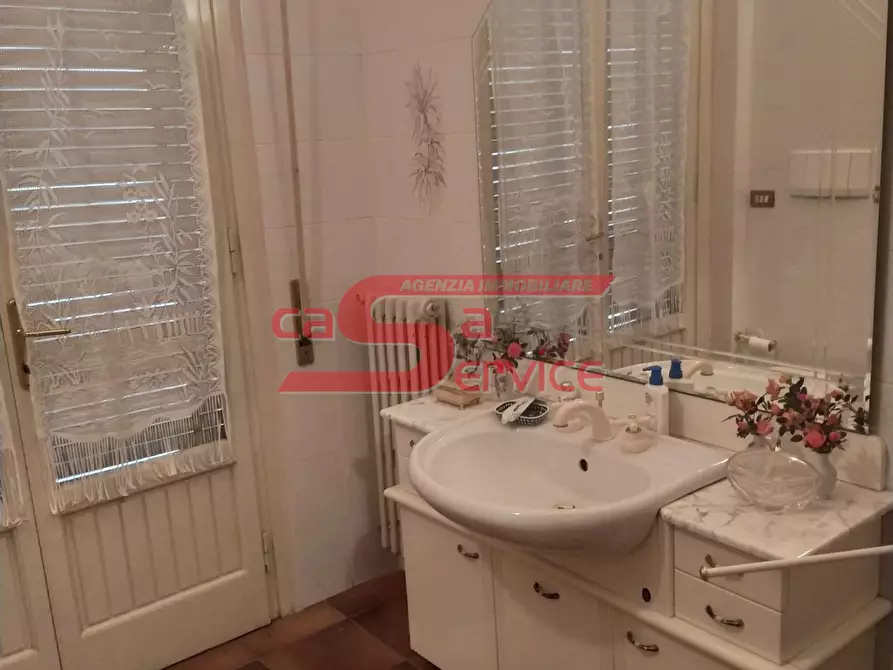 Immagine 31 di Villa in vendita  a Montecatini Terme