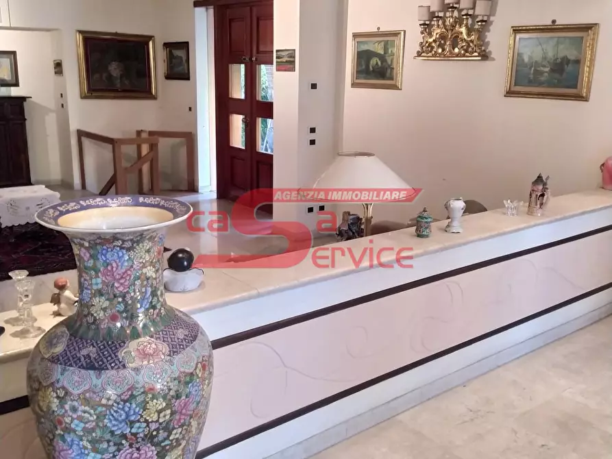 Immagine 3 di Villa in vendita  a Montecatini Terme