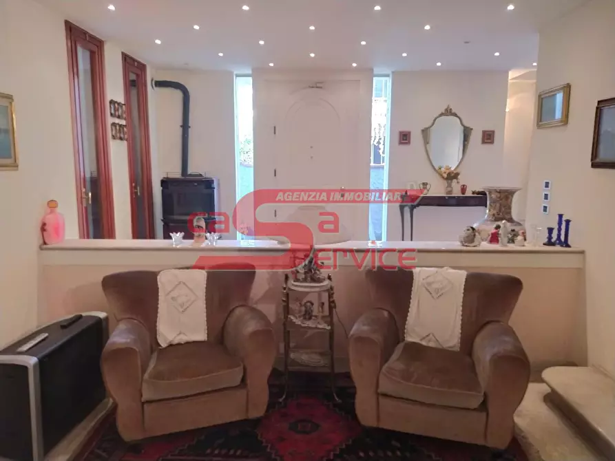 Immagine 5 di Villa in vendita  a Montecatini Terme