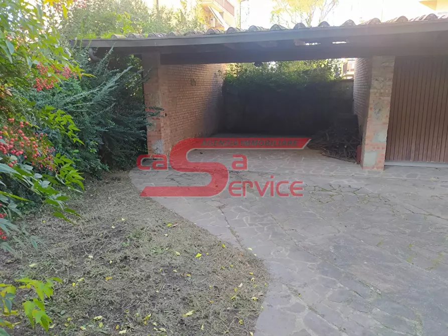 Immagine 46 di Villa in vendita  a Montecatini Terme