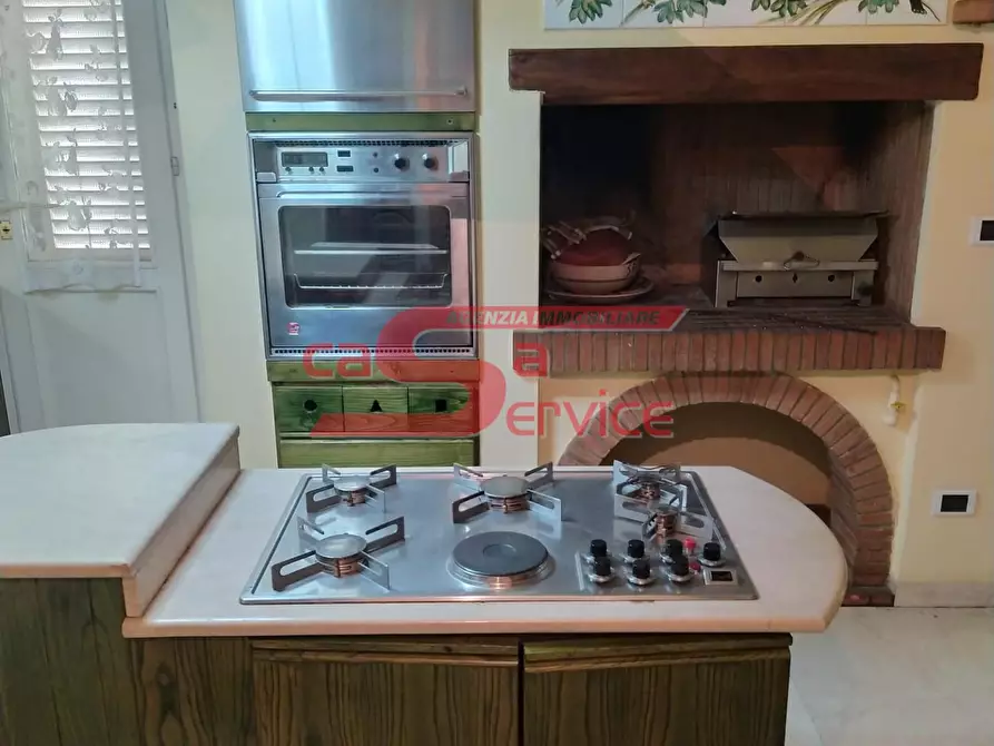 Immagine 8 di Villa in vendita  a Montecatini Terme