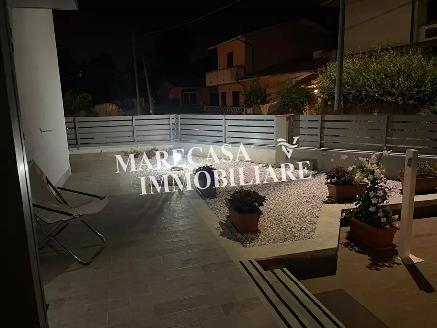 Immagine 1 di Casa bifamiliare in vendita  a Massa