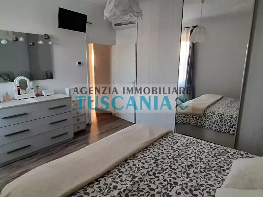 Immagine 11 di Appartamento in vendita  a Cecina