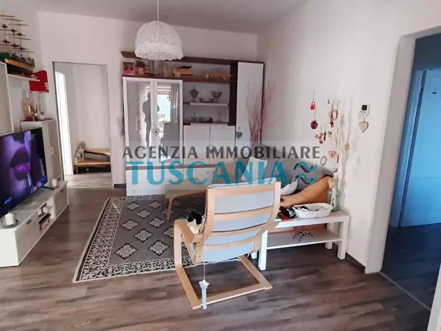 Immagine 1 di Appartamento in vendita  a Cecina