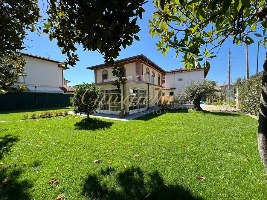 Immagine 30 di Villa in affitto  a Forte Dei Marmi