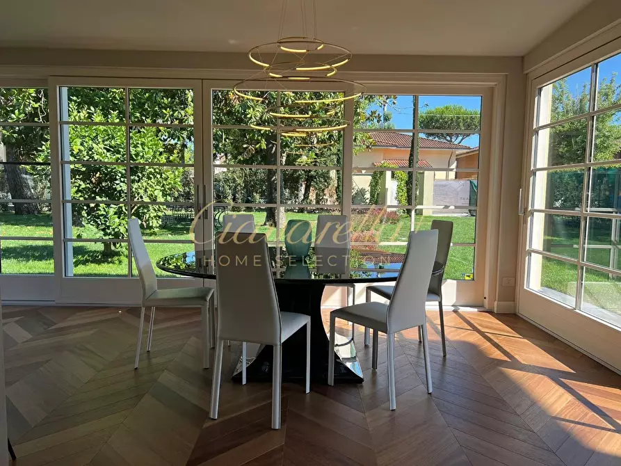 Immagine 3 di Villa in affitto  a Forte Dei Marmi