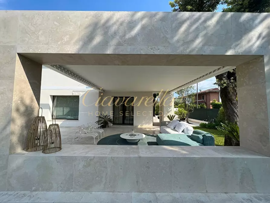 Immagine 3 di Villa in affitto  a Forte Dei Marmi