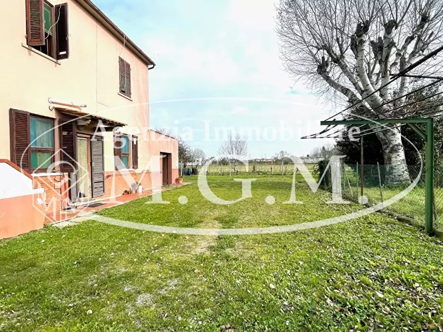 Immagine 6 di Casa indipendente in vendita  a Pontedera