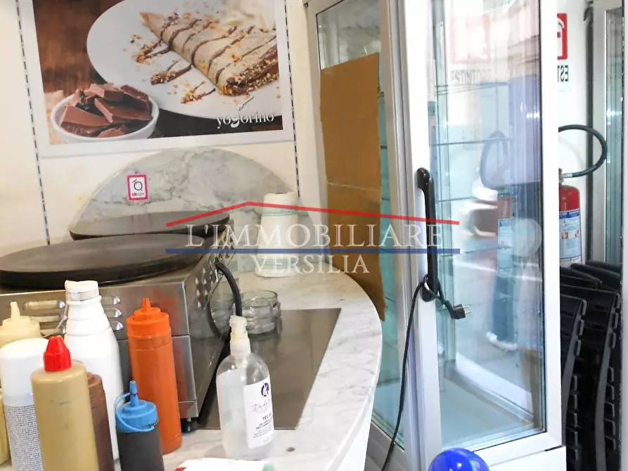 Immagine 12 di Attività commerciale in vendita  a Massa