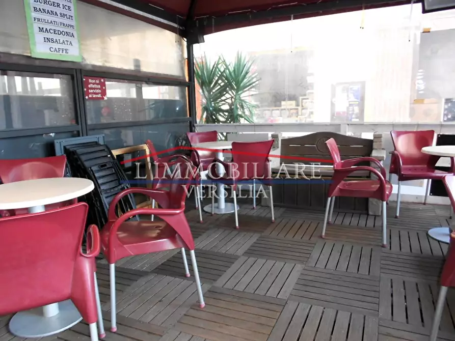 Immagine 23 di Attività commerciale in vendita  a Massa