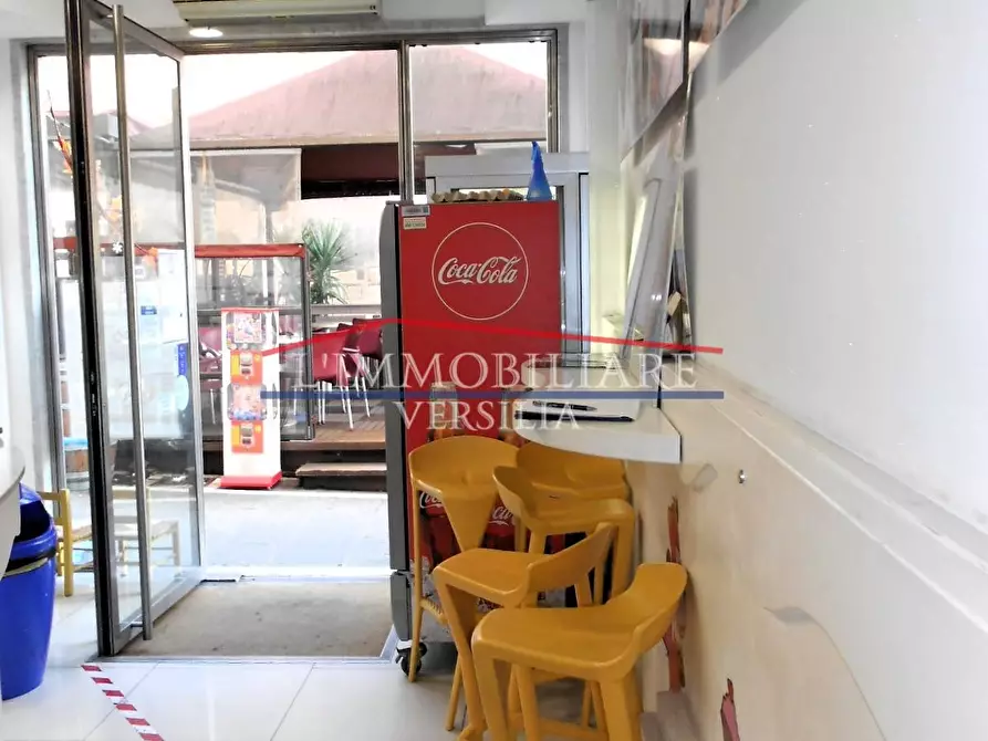 Immagine 11 di Attività commerciale in vendita  a Massa