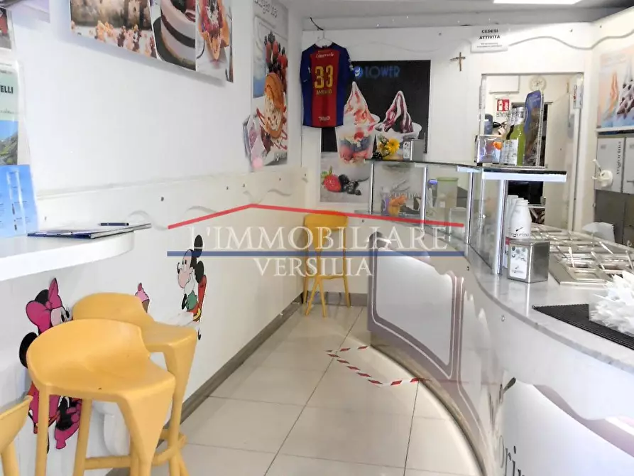 Immagine 1 di Attività commerciale in vendita  a Massa