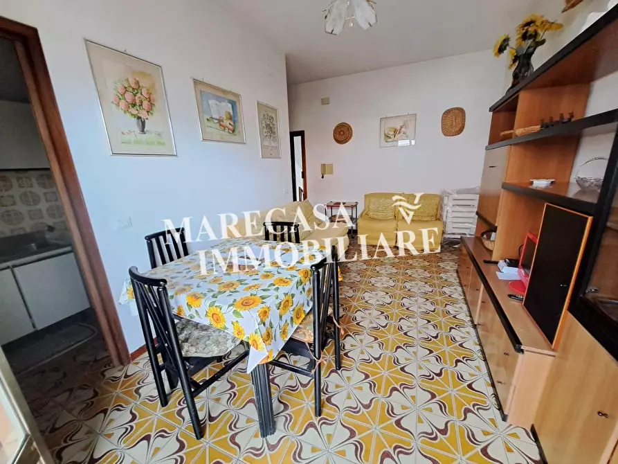 Immagine 2 di Appartamento in vendita  a Carrara