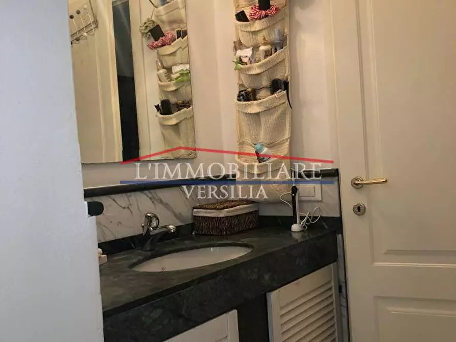 Immagine 17 di Appartamento in vendita  a Carrara