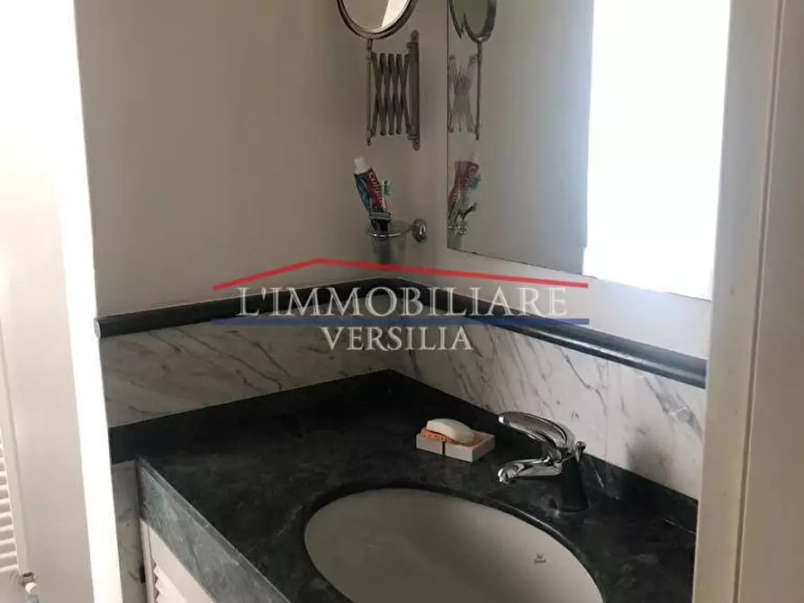 Immagine 16 di Appartamento in vendita  a Carrara