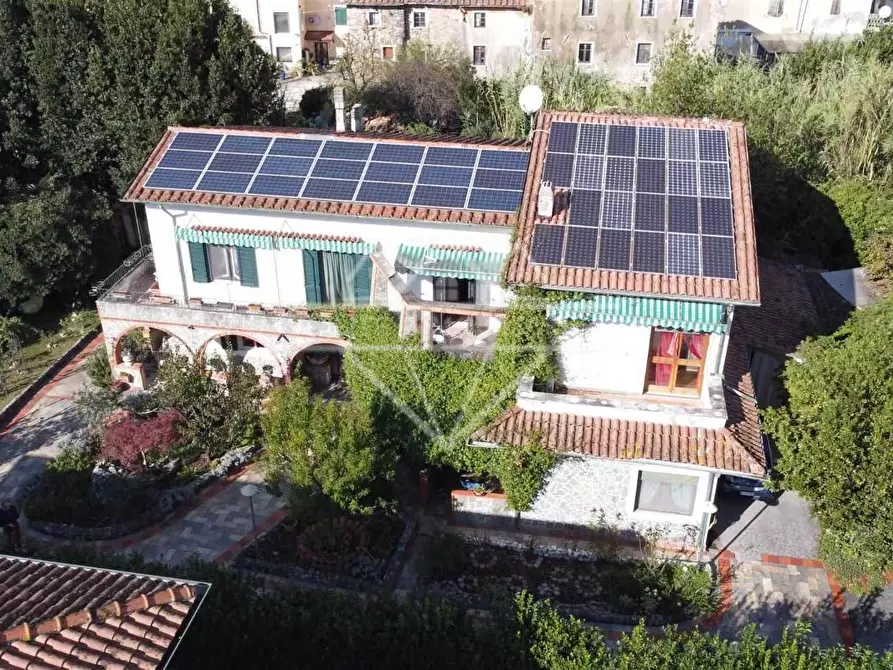 Immagine 6 di Villa in vendita  a Carrara