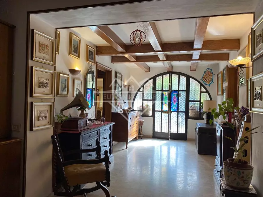 Immagine 20 di Villa in vendita  a Carrara