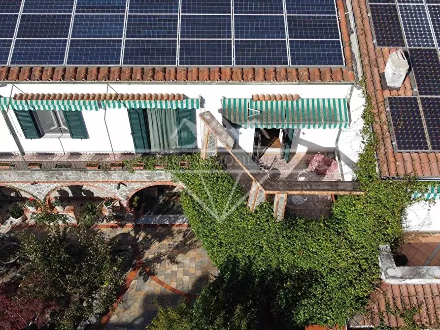 Immagine 13 di Villa in vendita  a Carrara