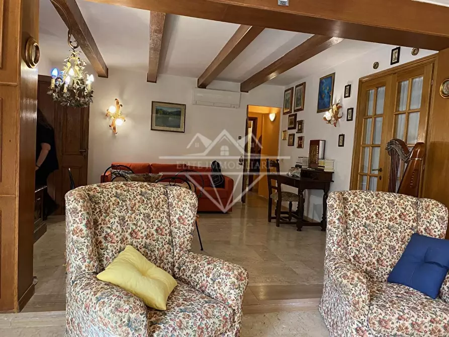 Immagine 21 di Villa in vendita  a Carrara