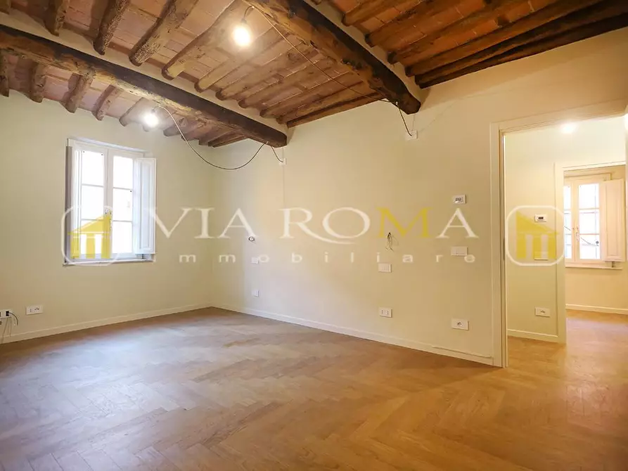 Immagine 6 di Appartamento in vendita  a Lucca