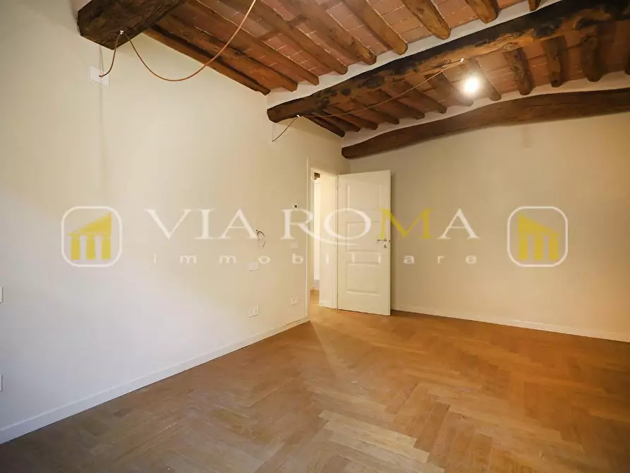 Immagine 14 di Appartamento in vendita  a Lucca