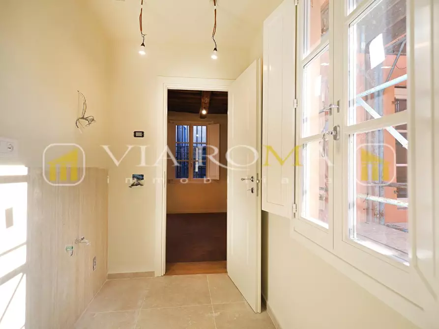 Immagine 5 di Appartamento in vendita  a Lucca