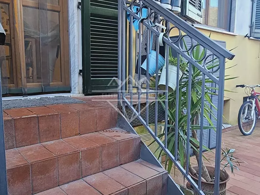 Immagine 5 di Appartamento in vendita  a Carrara