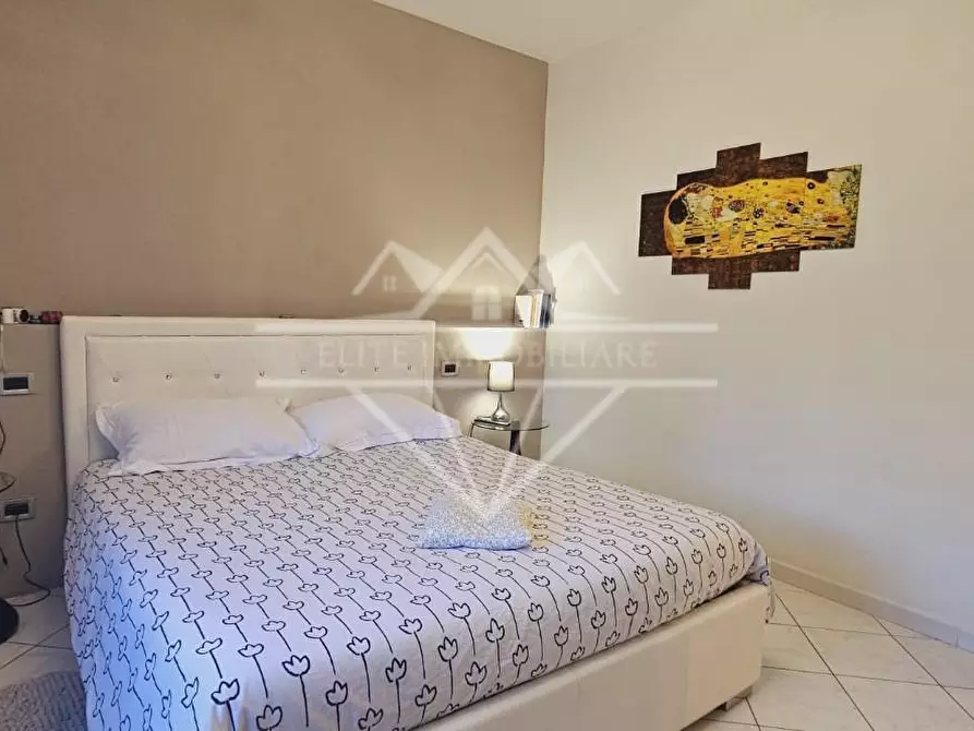 Immagine 16 di Appartamento in vendita  a Carrara