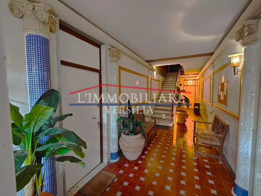 Immagine 11 di Appartamento in vendita  a Carrara